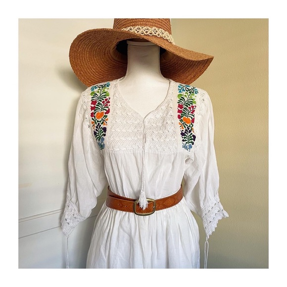 Vintage Mexican Embroidered Peasant Blouse - Picture 2 of 6